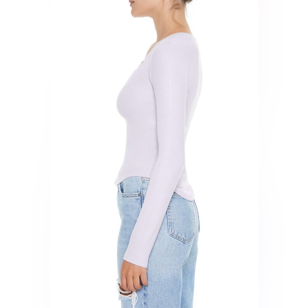 Forever 21 Curved-Hem Henley Top - Wisteria NWT - Picture 2 of 3